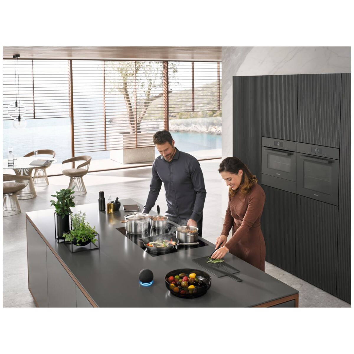 plyty-indukcyjne-ze-zintegrowanym-wyciagiem-nablatowym-miele-kmda-7272-fl-a-silence-2 Płyta indukcyjna ze zintegrowanym wyciągiem nablatowym MIELE KMDA 7272 FL-A Silence